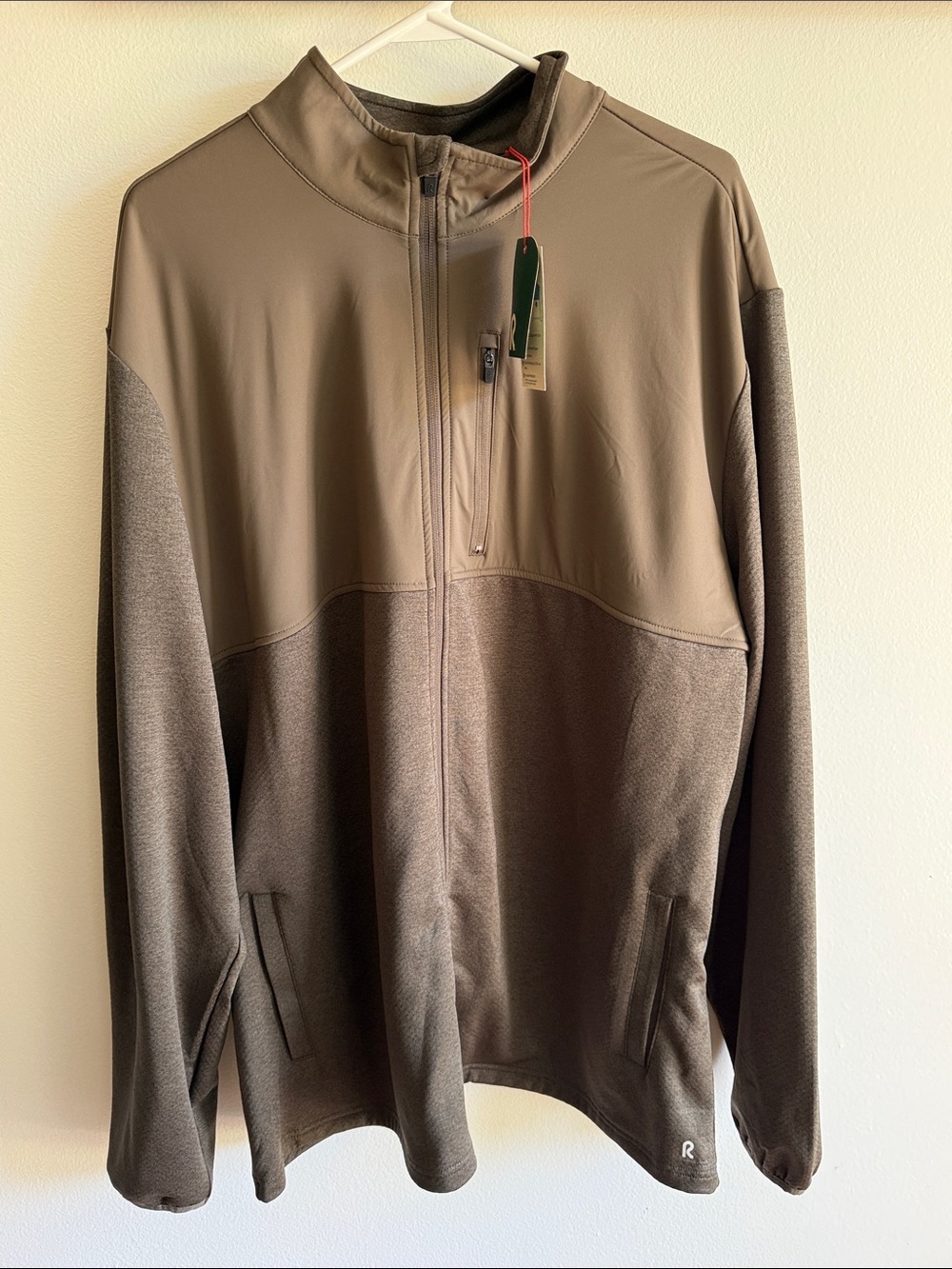 brand new  R.O.W. (Right of Way) Men's Leo Jacket Softshell Jacket